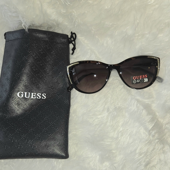 Guess Women\'s Cat Eye Sunglasses with Gold Accents And Rhinestones Havana Brown